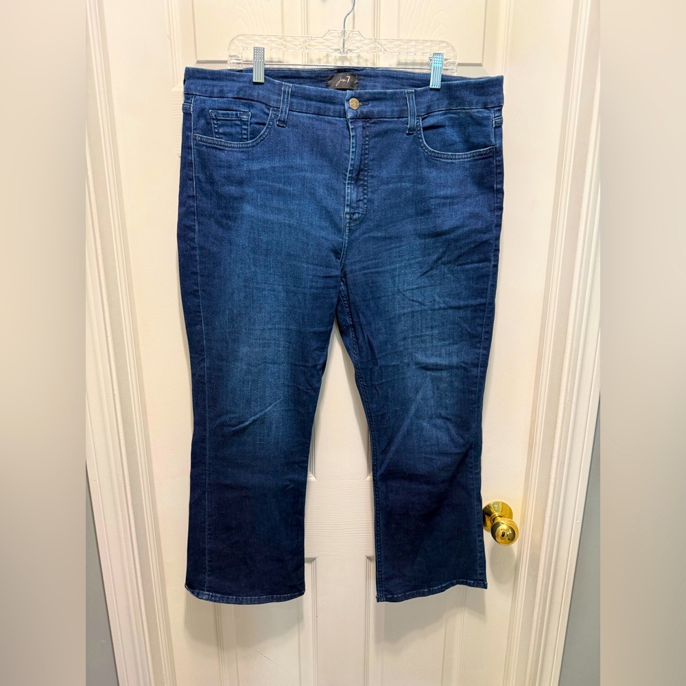 Jen 7 Cropped Kick Medium Blue Denim Jeans